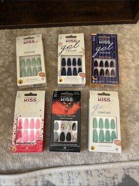 KISS Gel Fantasy Press-On Nail Bundle